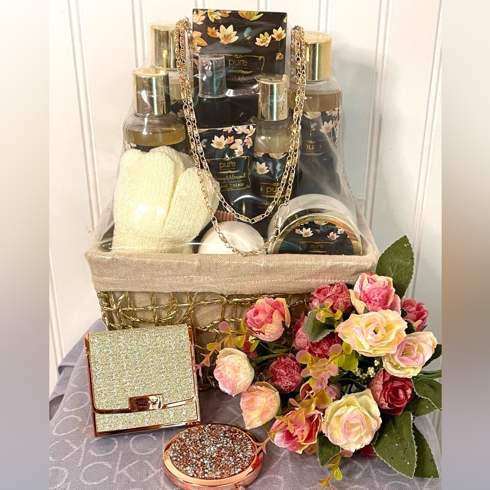 Spa Basket Great Bling bag holds 3 Lipstick Inspiration Compact with words